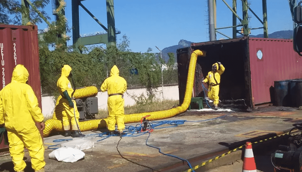 SERVIÇO DE DESCONTAMINAÇÃO DE CONTAINERS NO PORTO